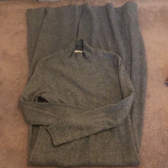 MODA INT’L Turtleneck long sleeve dress - Picture 10 of 12